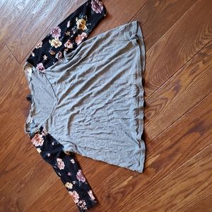 Torrid size 00 T shirt